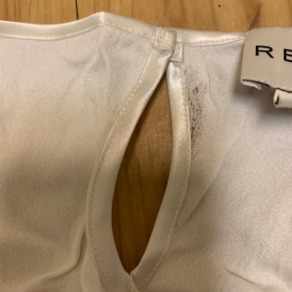 🦋  3/$9 Reiss White Sleeveless Blouse - Picture 5 of 9